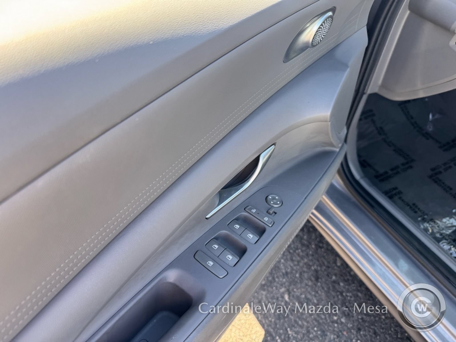 Used 2024 Hyundai Elantra SEL FWD image 13