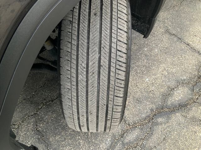 Certified 2025 GMC Sierra 1500 SLT image 11