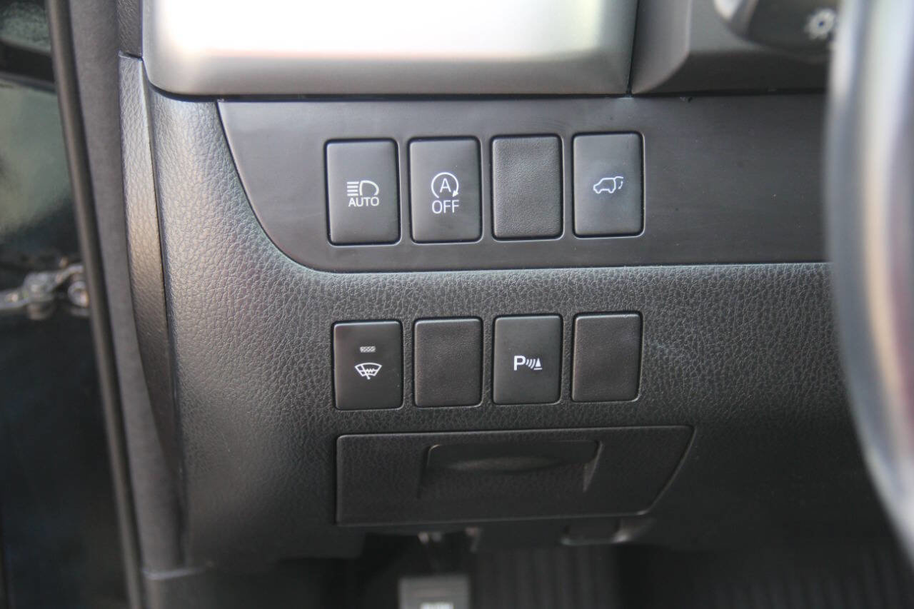 Used 2018 Toyota Highlander Limited AWD 4dr SUV image 31