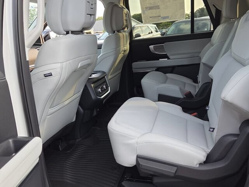 New 2027 Ford Expedition Max Platinum AWD/4WD image 7
