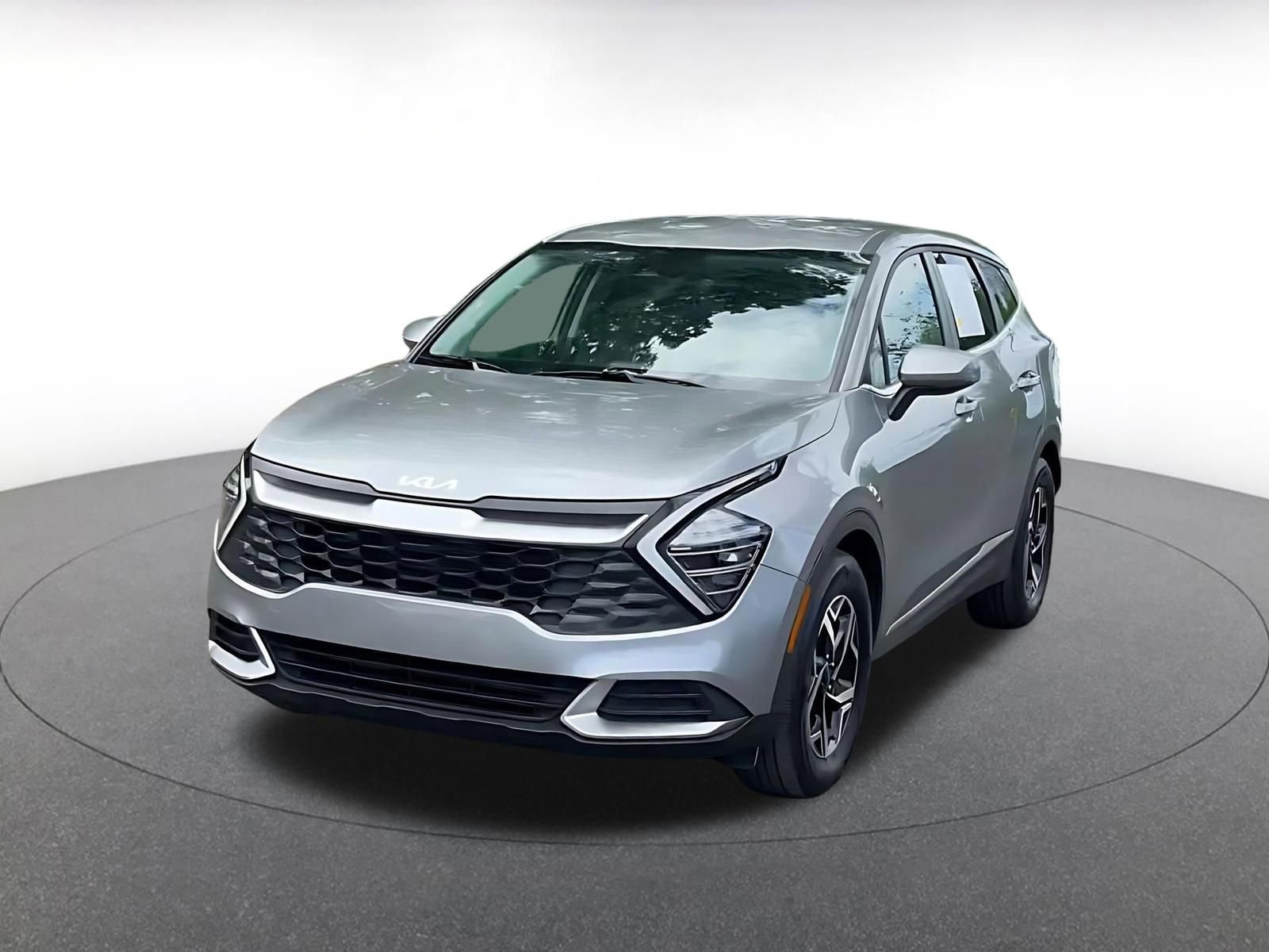 Used 2025 Kia Sportage LX image 7