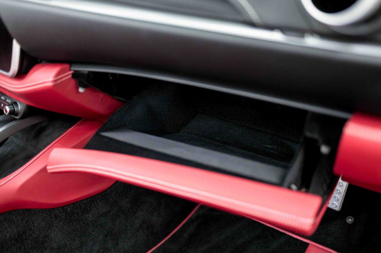 Used 2020 Ferrari Portofino RWD image 93