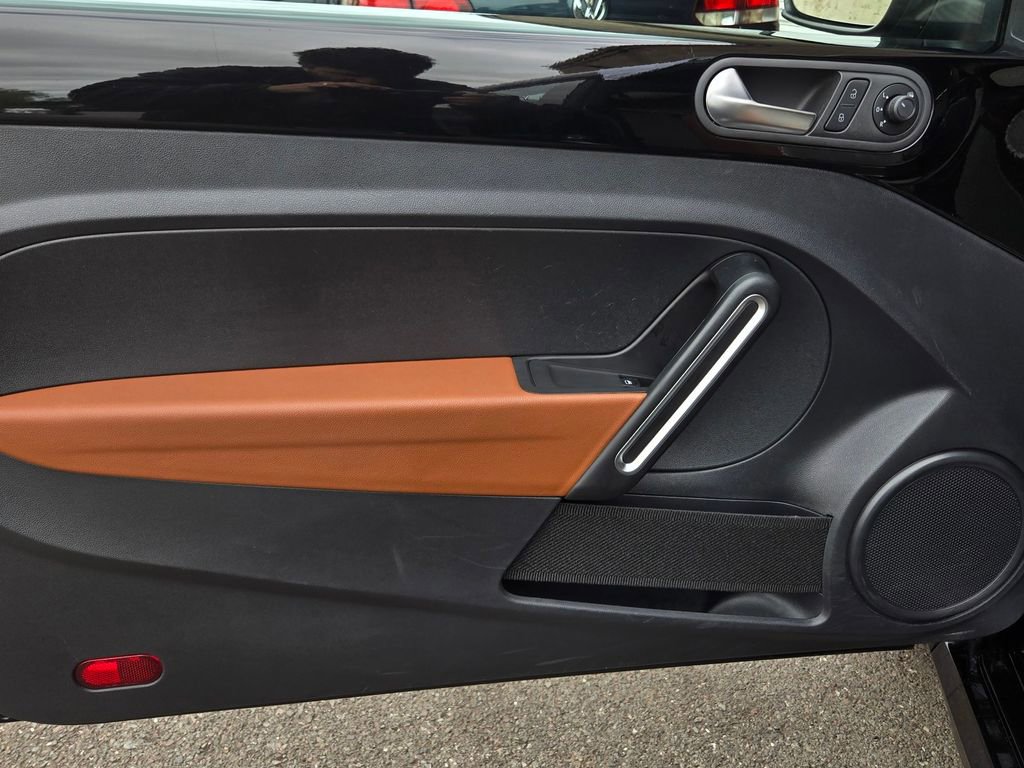 Used 2017 Volkswagen Beetle 1.8T S FWD image 11