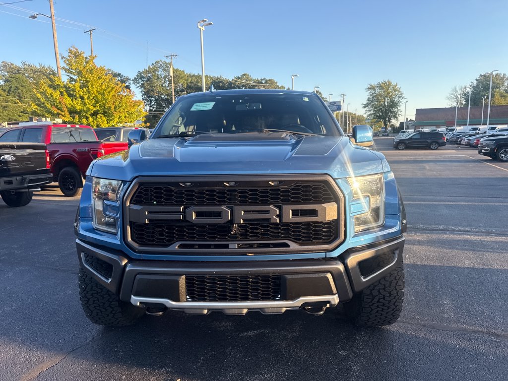 Used 2019 Ford F150 Raptor w/ Equipment Group 802A Luxury AWD/4WD image 3