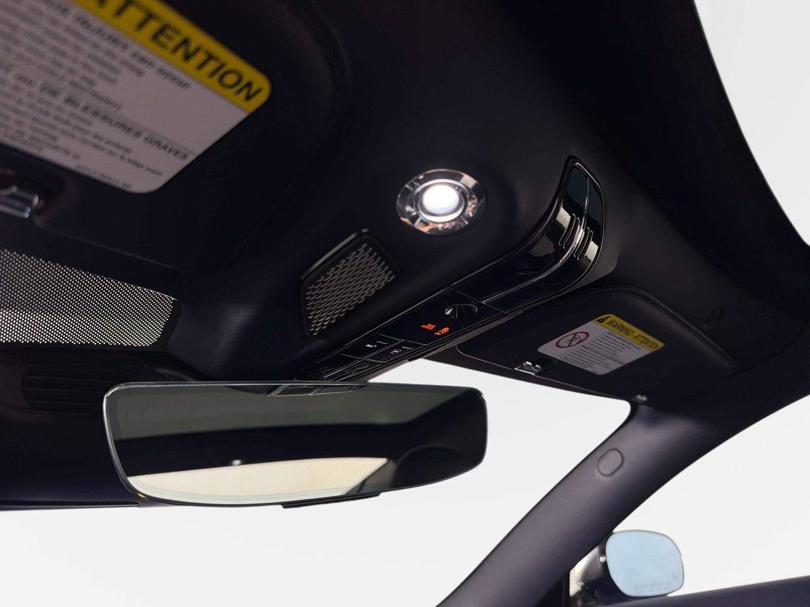 Used 2025 Aston Martin Vanquish image 43