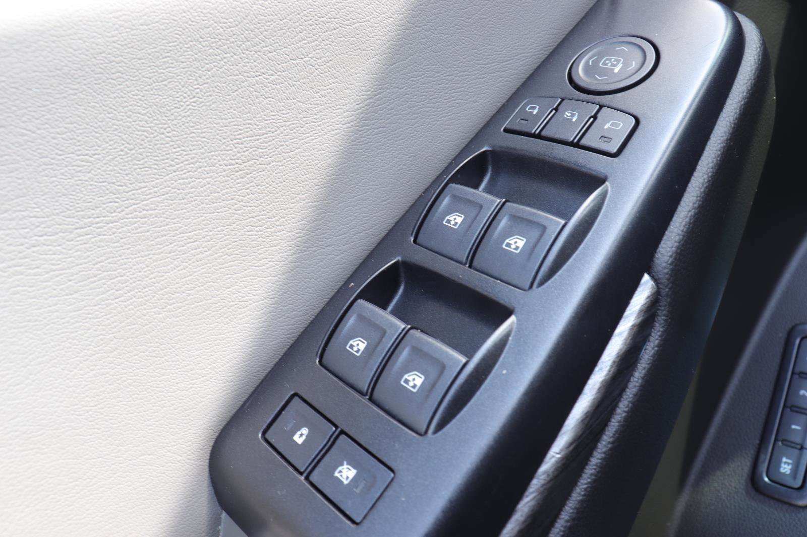 Used 2018 Chevrolet Tahoe LT image 27