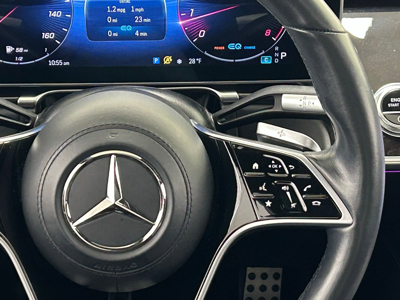 Used 2022 Mercedes-Benz S 580 4MATIC Sedan w/ AMG Line Package image 14