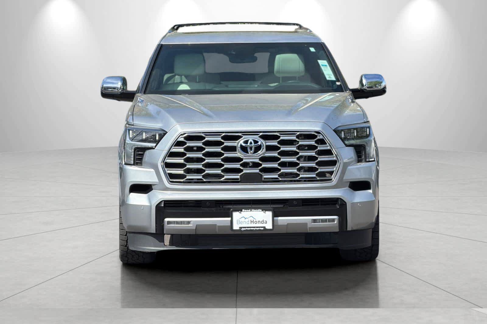 Used 2023 Toyota Sequoia Capstone AWD/4WD image 10