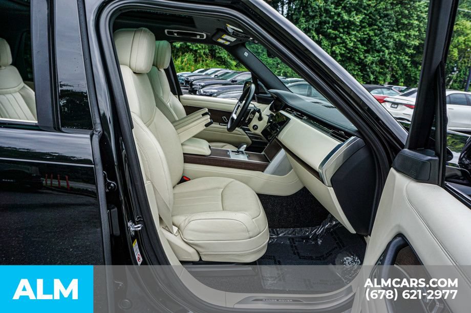Used 2025 Land Rover Range Rover Long Wheelbase SE AWD/4WD image 24