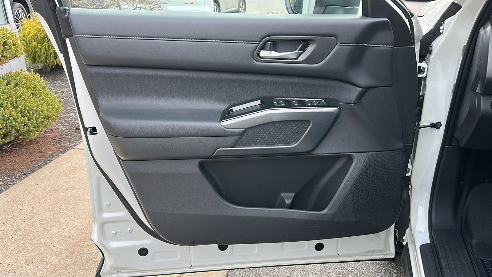 Certified 2023 Nissan Pathfinder SL image 12