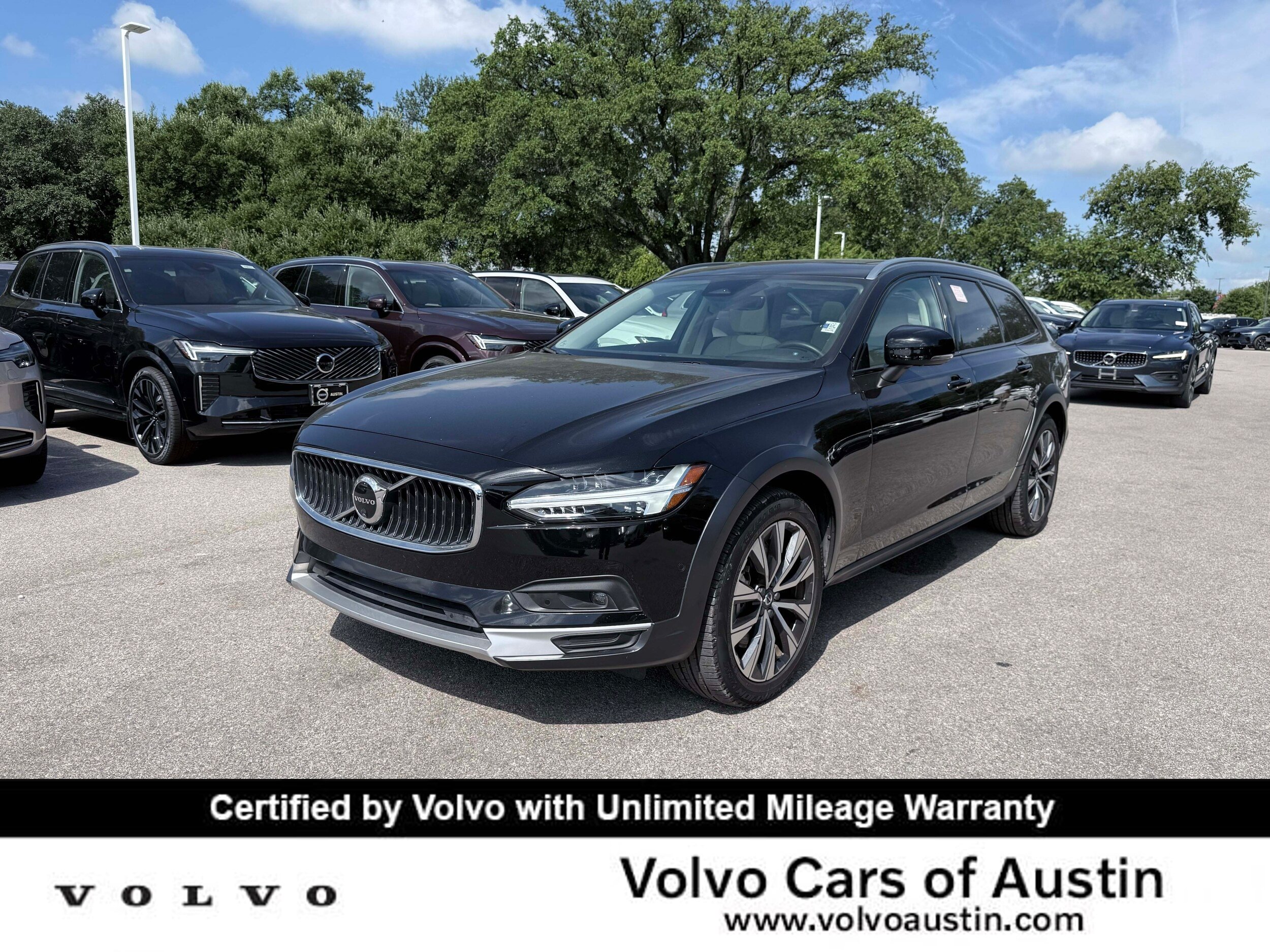 Certified 2025 Volvo V90 B6 Cross Country Plus AWD/4WD image 1