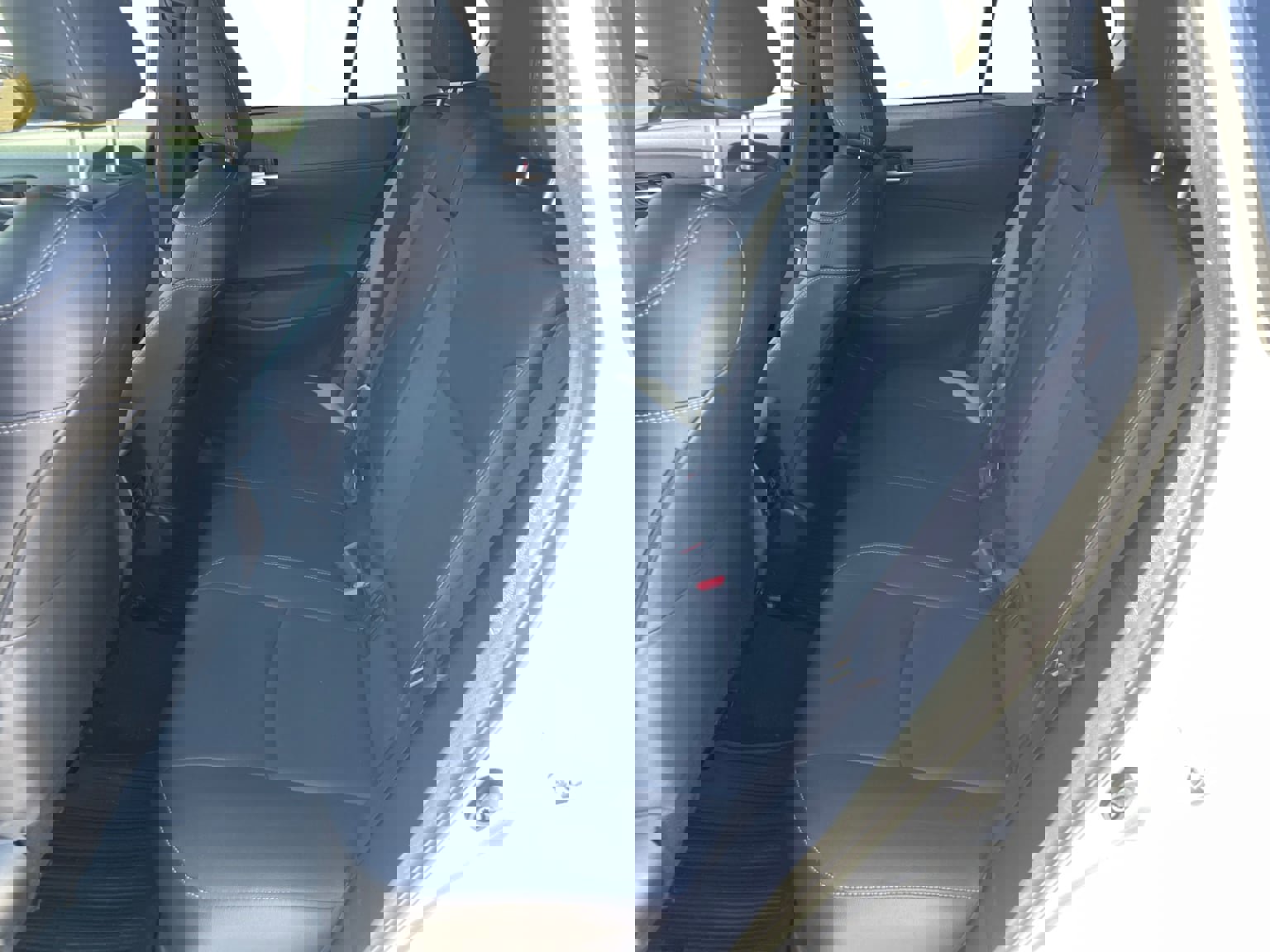 Used 2023 Toyota Corolla Cross XLE w/ Convenience Package FWD image 16