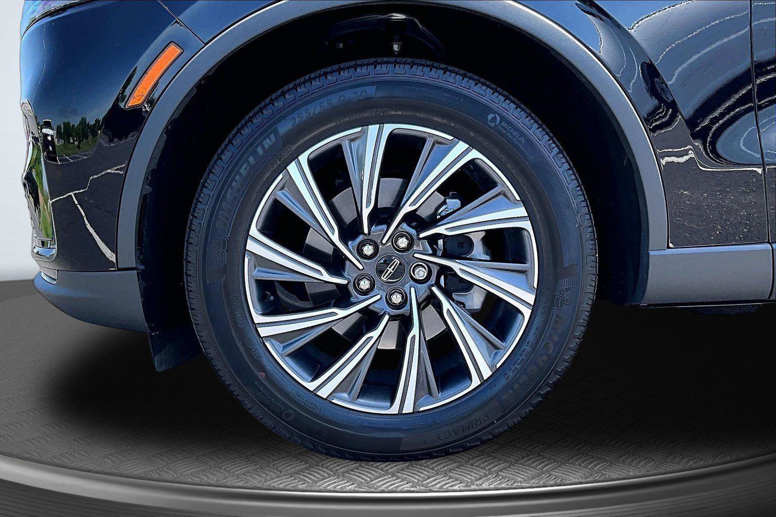 Used 2025 Lincoln Aviator AWD image 10