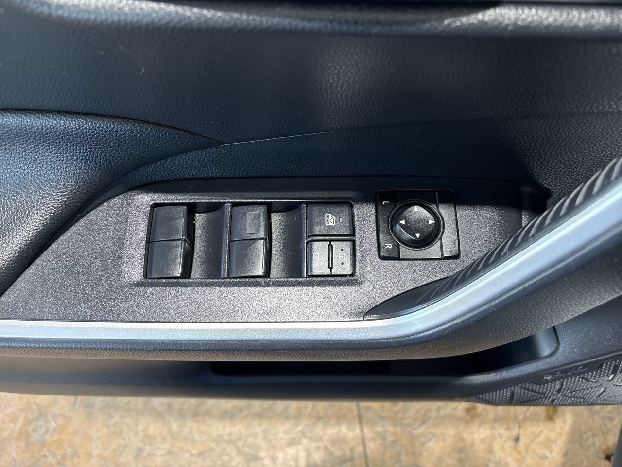 Certified 2019 Toyota RAV4 LE AWD/4WD image 13