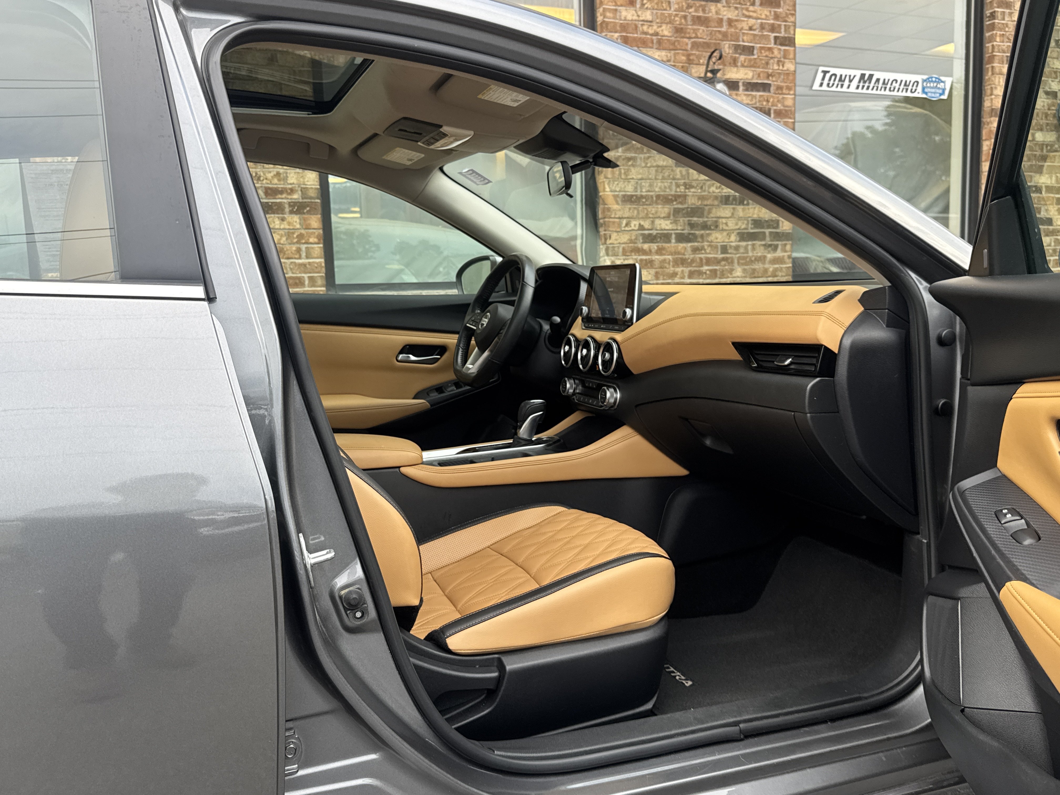Used 2023 Nissan Sentra SV w/ SV Premium Package FWD image 13