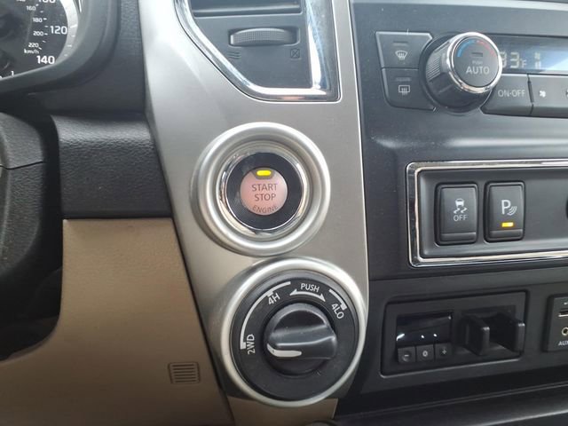 Used 2018 Nissan Titan SV w/ SV Convenience Package image 21