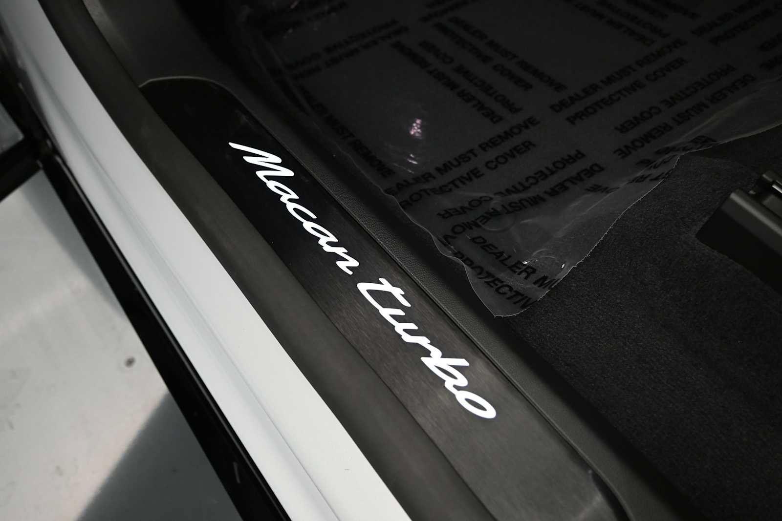 New 2026 Porsche Macan Turbo Electric AWD/4WD image 18