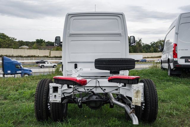Used 2023 Mercedes-Benz Sprinter 4500 image 6