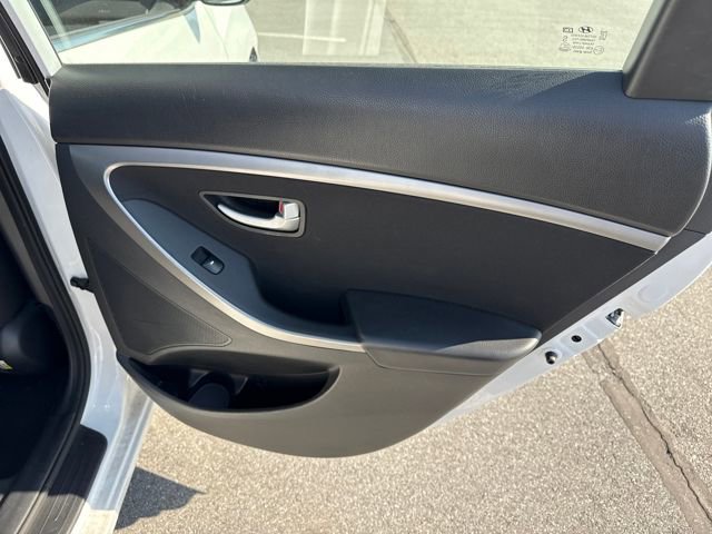 Used 2017 Hyundai Elantra GT image 16