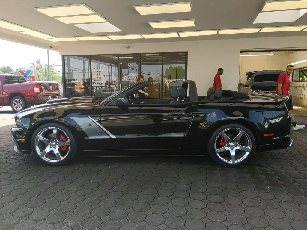 Used 2014 Ford Mustang GT Premium w/ Electronics Package RWD image 13