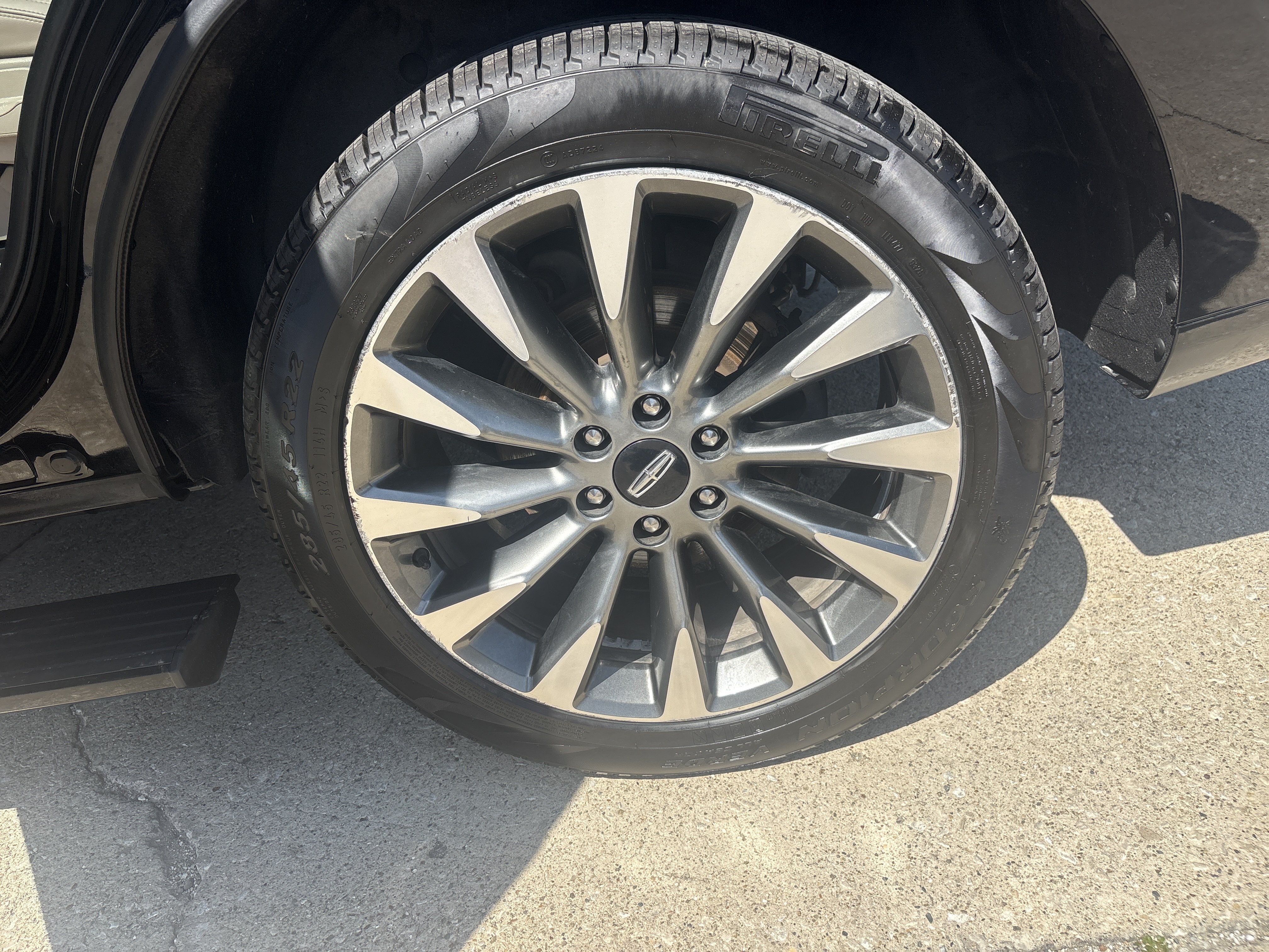 Used 2018 Lincoln Navigator Select w/ Technology Package RWD image 13