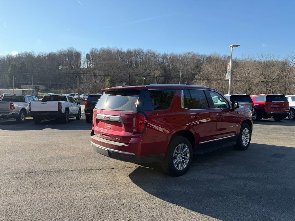 Used 2024 GMC Yukon SLT w/ SLT Luxury Package RWD image 3