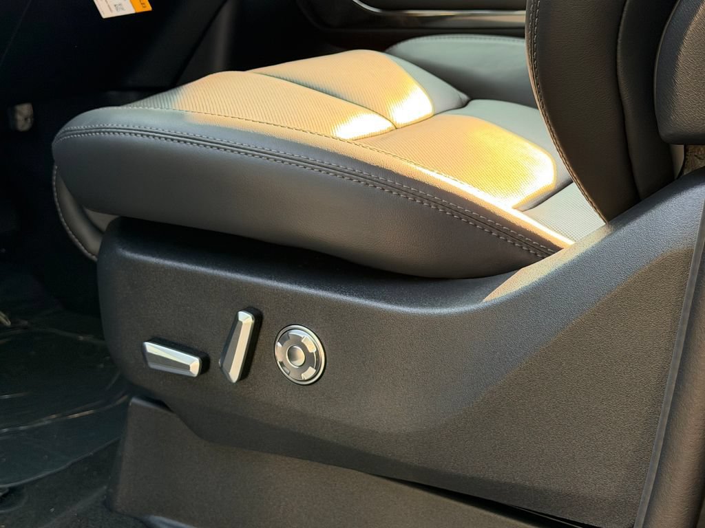 New 2027 Lincoln Navigator L Premier AWD/4WD image 23