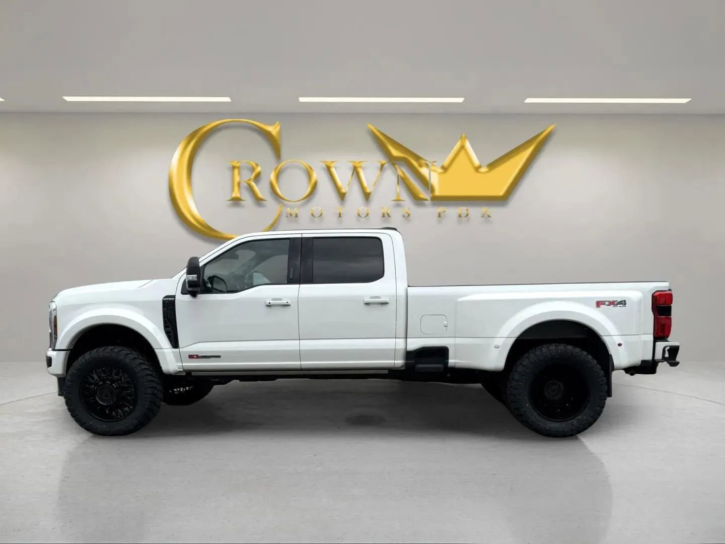 Used 2026 Ford F450 Platinum w/ FX4 Off-Road Package image 11
