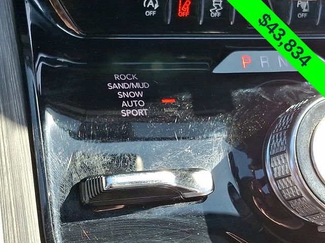 Used 2024 Jeep Wagoneer L Series III w/ Flexible Seating Group image 27