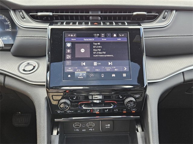 New 2025 Jeep Grand Cherokee L Altitude image 8