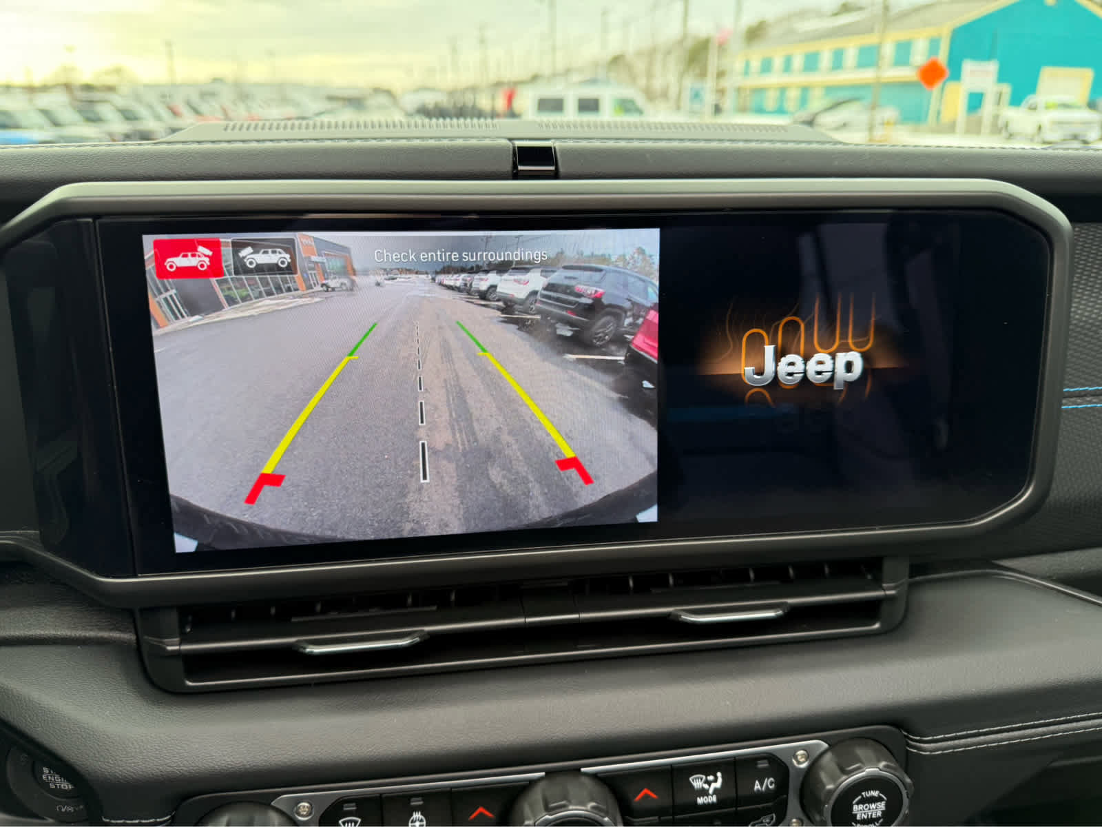 Used 2024 Jeep Wrangler Unlimited Rubicon 4xe image 23