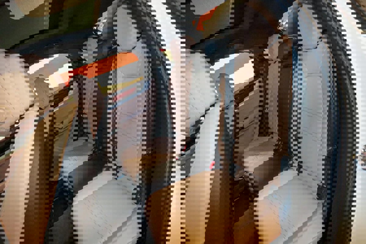 Used 2025 Porsche Cayenne Coupe image 16