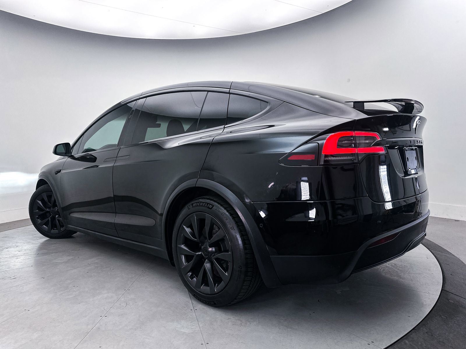 Used 2022 Tesla Model X Plaid AWD/4WD image 2