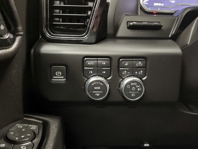 Used 2023 GMC Sierra 1500 AT4 w/ Technology Package AWD/4WD image 29