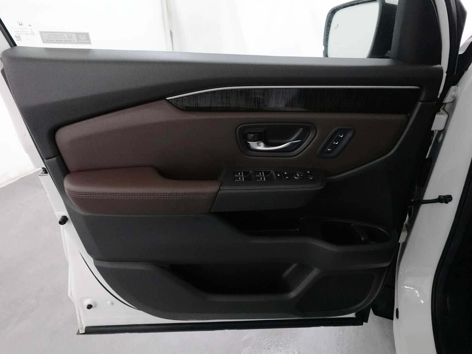 Certified 2025 Honda Pilot Elite image 10