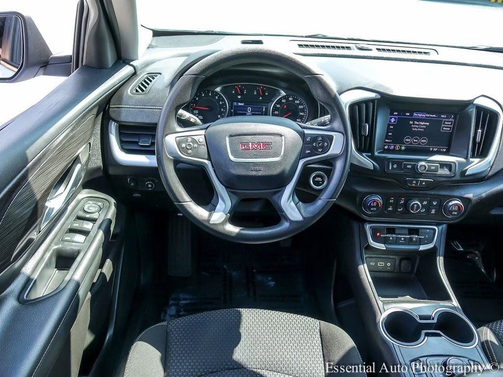 Used 2024 GMC Terrain SLE w/ Driver Convenience Package image 12