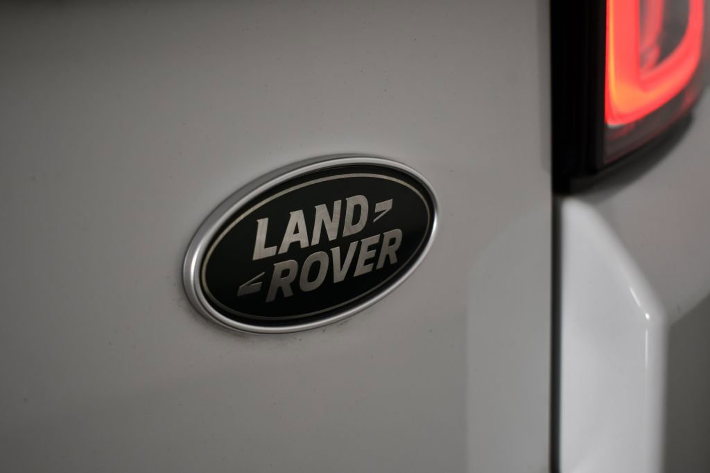 Used 2019 Land Rover Range Rover Evoque SE Premium image 15