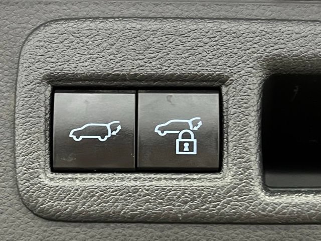 Certified 2022 Toyota Venza XLE AWD/4WD image 13