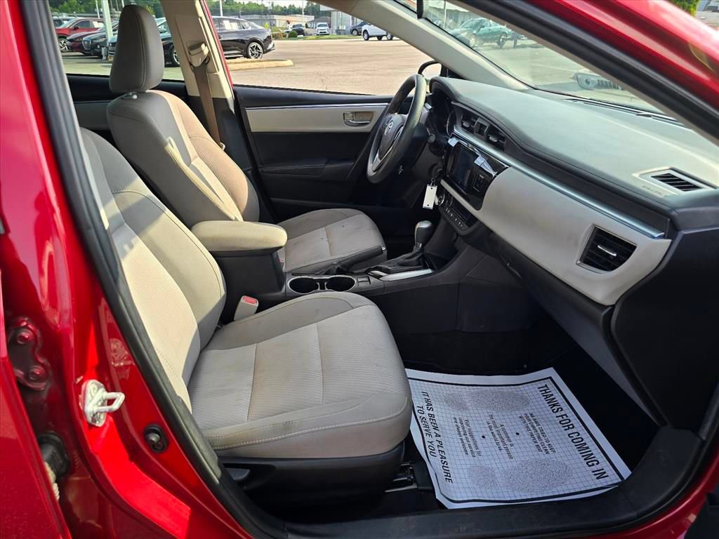 Used 2015 Toyota Corolla LE FWD image 13