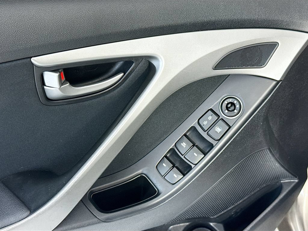 Used 2015 Hyundai Elantra SE w/ Option Group 03 FWD image 23