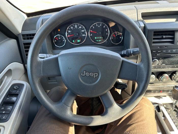 Used 2008 Jeep Liberty Sport w/ Popular Equipment Group AWD/4WD image 33