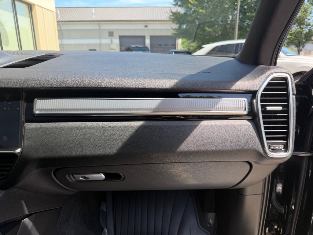 Used 2023 Porsche Cayenne Platinum Edition AWD/4WD image 62