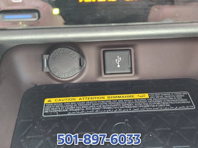 Used 2020 Toyota RAV4 Limited AWD/4WD image 25