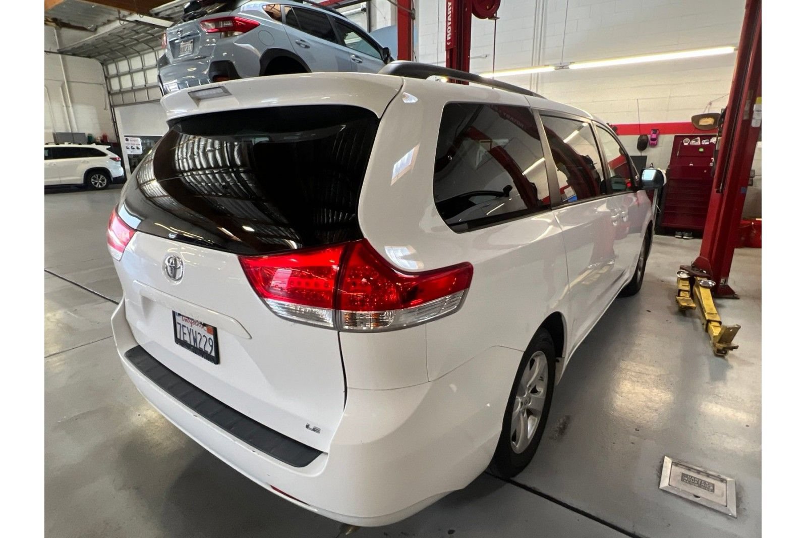 Used 2013 Toyota Sienna LE FWD image 4