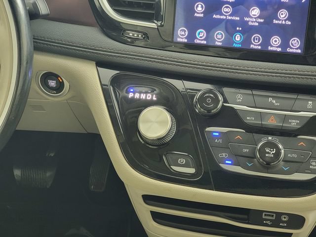 Used 2020 Chrysler Pacifica Limited FWD image 23