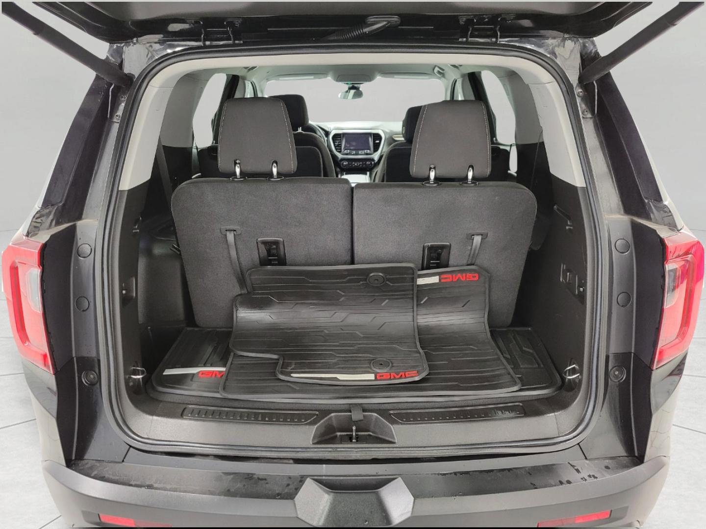 Used 2023 GMC Acadia SLE w/ Driver Convenience Package image 14