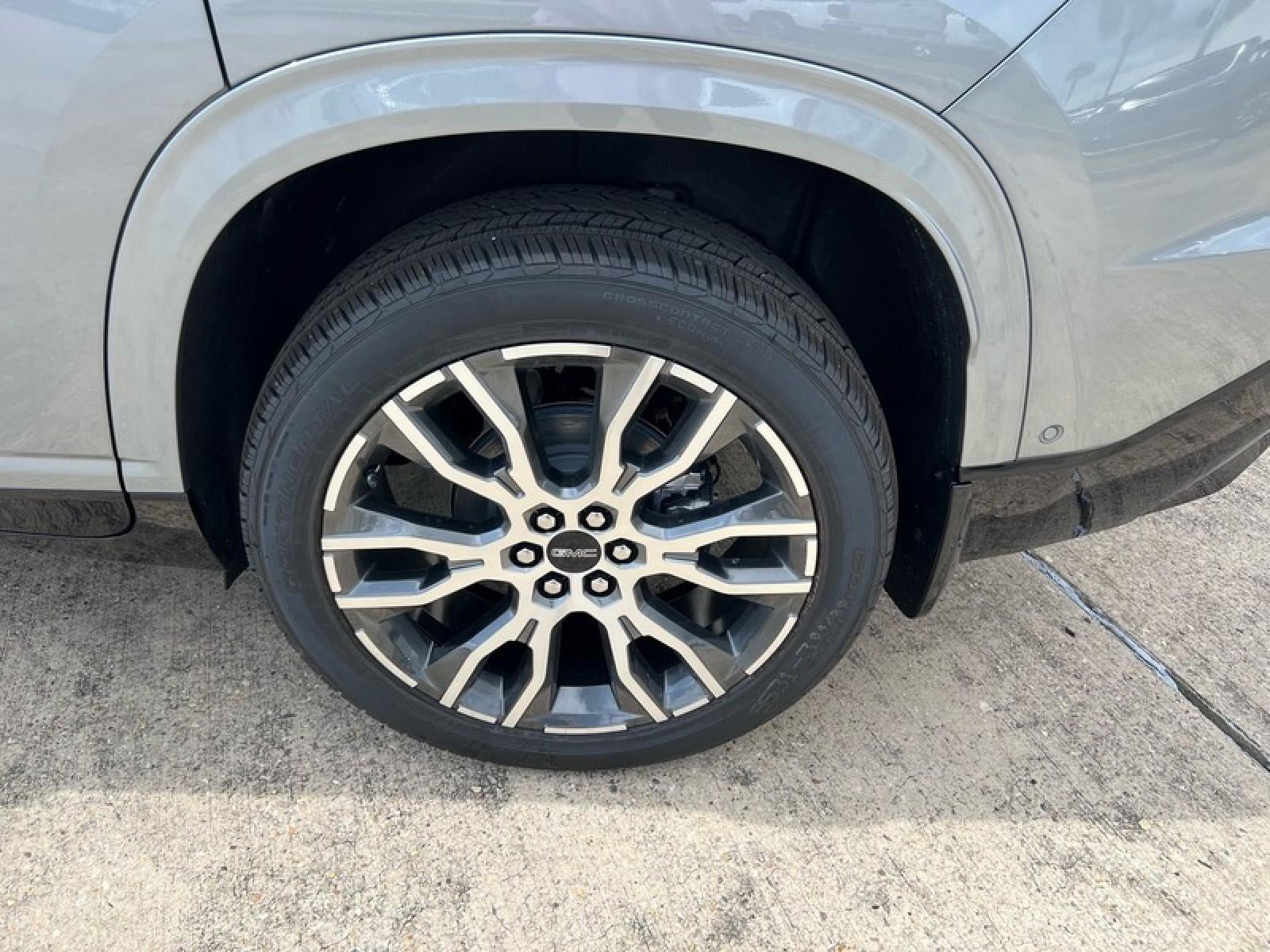 New 2026 GMC Acadia Denali Ultimate w/ LPO, Floor Liner Package FWD image 10