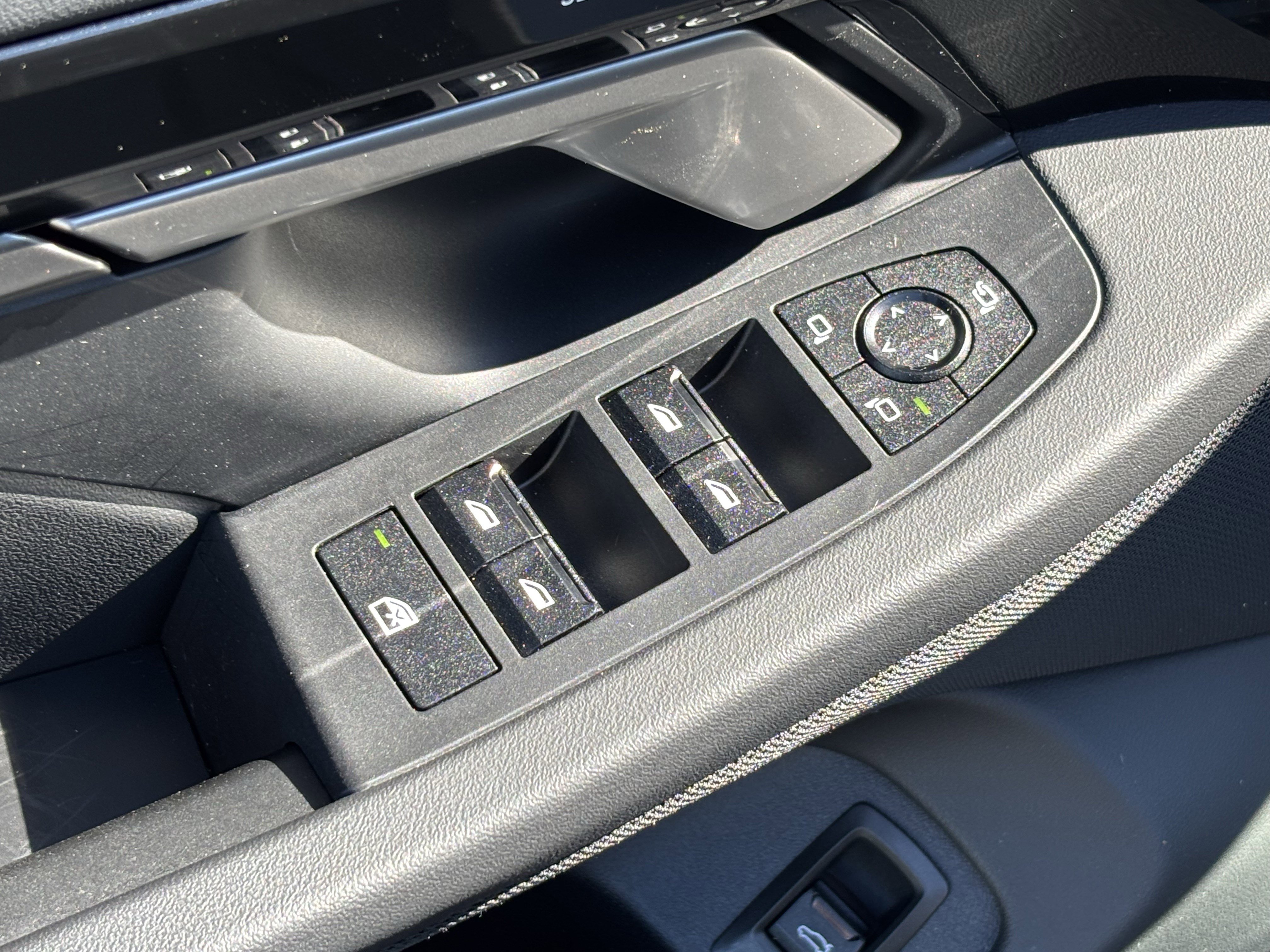 Certified 2025 BMW 530i image 15