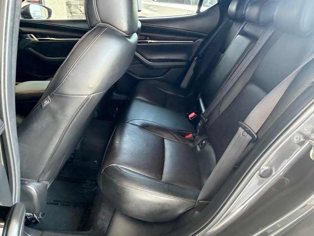 Used 2019 MAZDA MAZDA3 AWD Hatchback w/ Premium Pkg image 22