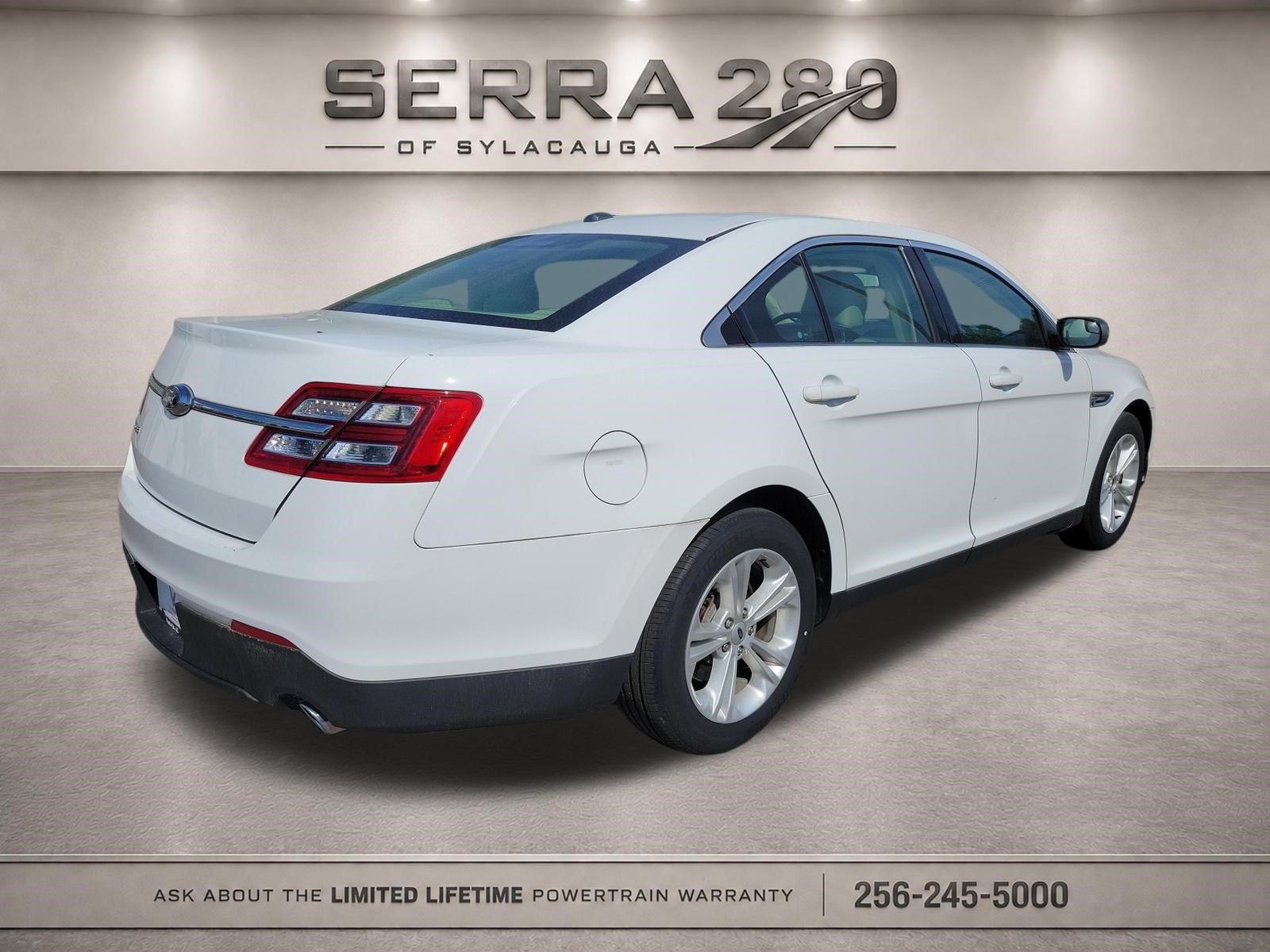 Used 2018 Ford Taurus SE FWD image 5